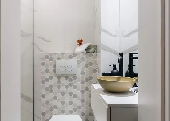 Holt - Out Of The Woods *