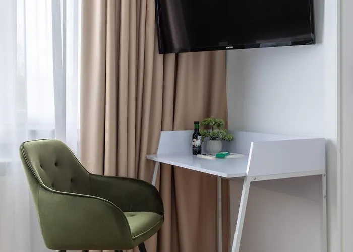 Holt - Out Of The Woods *