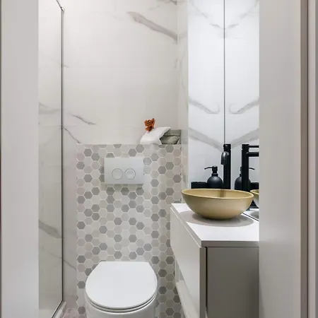 Holt - Out Of The Woods *