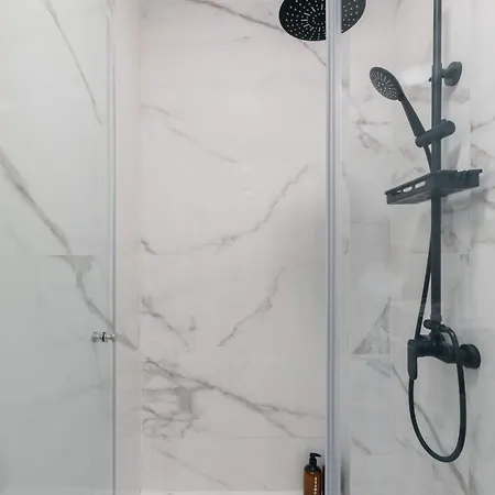 Holt - Out Of The Woods Bucharest