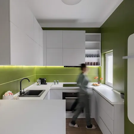 Apartment Holt - Out Of The Woods *