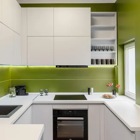 Holt - Out Of The Woods * Bucharest