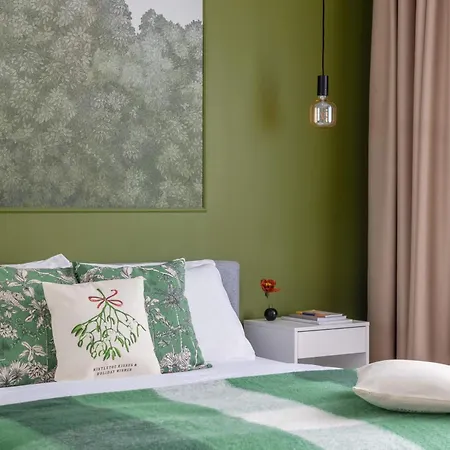 Holt - Out Of The Woods