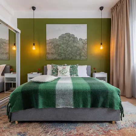 Holt - Out Of The Woods Apartment