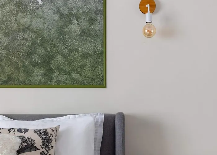 Apartament Holt - Out Of The Woods