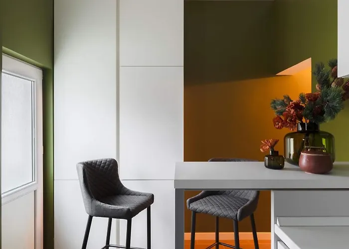 Holt - Out Of The Woods *