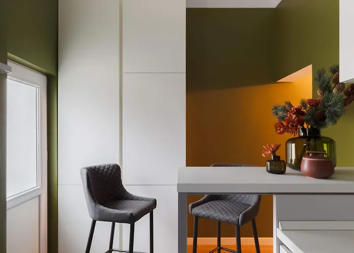 Apartman Holt - Out Of The Woods